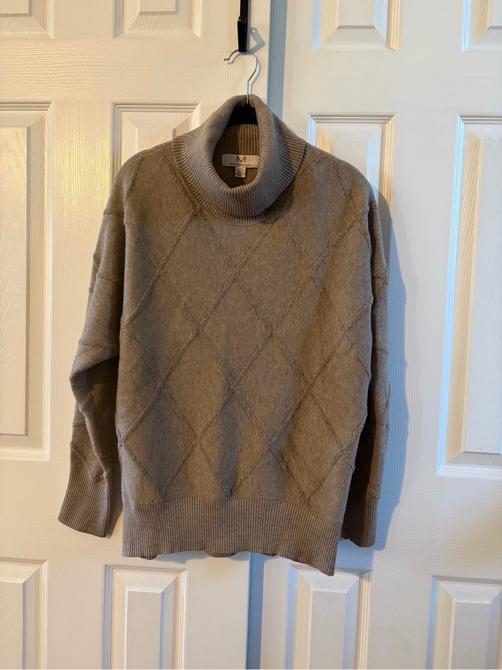 Magaschoni Women’s Diamond Pattern Taupe/Brown Turtleneck Viscose Blend Sweater